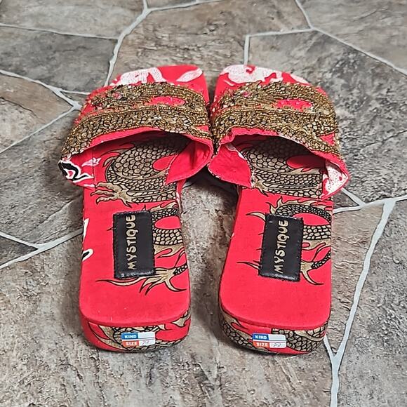 New Mystique Asian Inspired Dragon Beaded Fabric Style Slip On Sandal Sz 8 - Picture 10 of 11
